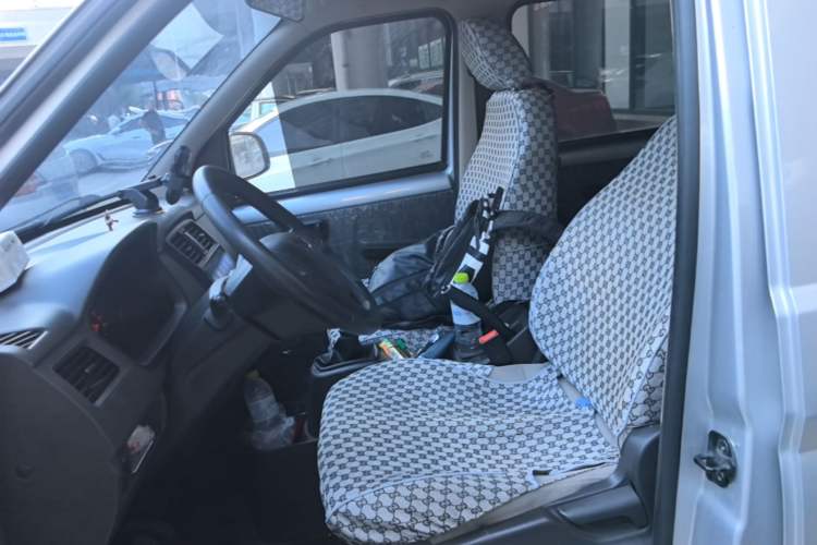Used Wuling Rongguang S 2023 1.5L Base Version 5/7 Seats Left Front Seat