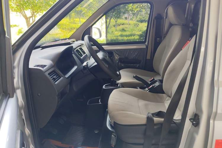 Used Wuling Rongguang S 2023 1.5L Basic Enclosed-Window Vehicle 2 Seats Left Front Seat