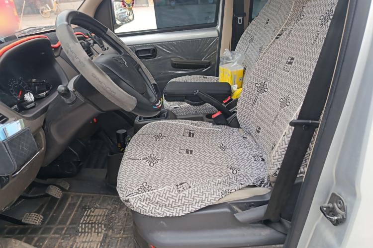 Used Wuling Rongguang S 2023 1.5L Base Version 5/7 Seats Left Front Seat
