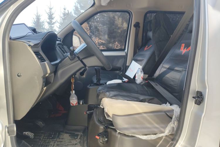 Used Wuling Rongguang S 2023 1.5L Base Version 5/7 Seats Left Front Seat