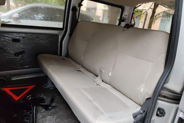 Used Wuling Rongguang S 2023 1.5L Base Version 5/7 Seats Left Rear Seat