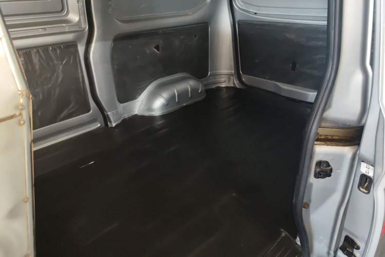 Used Wuling Rongguang S 2023 1.5L Basic Enclosed-Window Vehicle 2 Seats Left Rear Seat