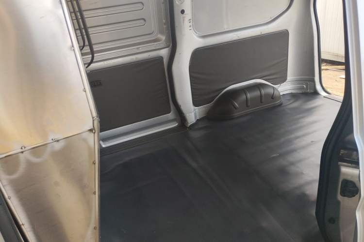 Used Wuling Rongguang S 2023 1.5L Basic Enclosed-Window Vehicle 2 Seats Left Rear Seat