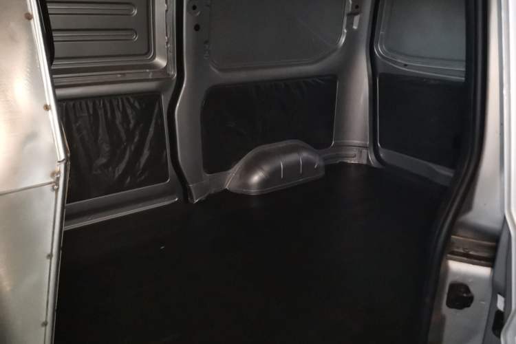 Used Wuling Rongguang S 2023 1.5L Basic Enclosed-Window Vehicle 2 Seats Left Rear Seat