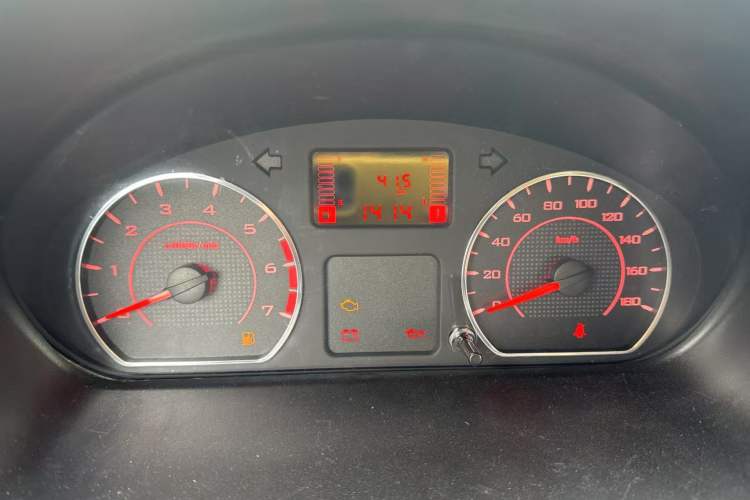 Used Wuling Rongguang S 2023 1.5L Base Version 5/7 Seats Odometer Close Up