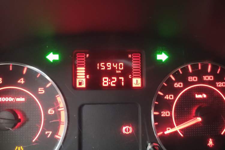 Used Wuling Rongguang S 2023 1.5L Base Version 5/7 Seats Odometer Close Up
