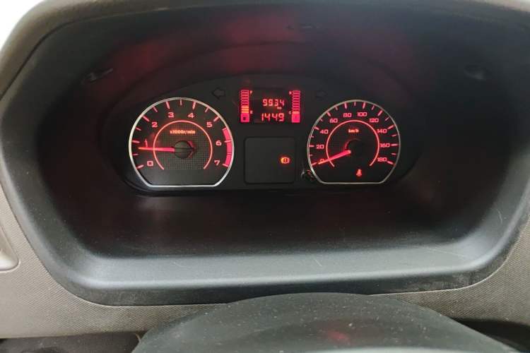 Used Wuling Rongguang S 2023 1.5L Base Version 5/7 Seats Odometer Close Up
