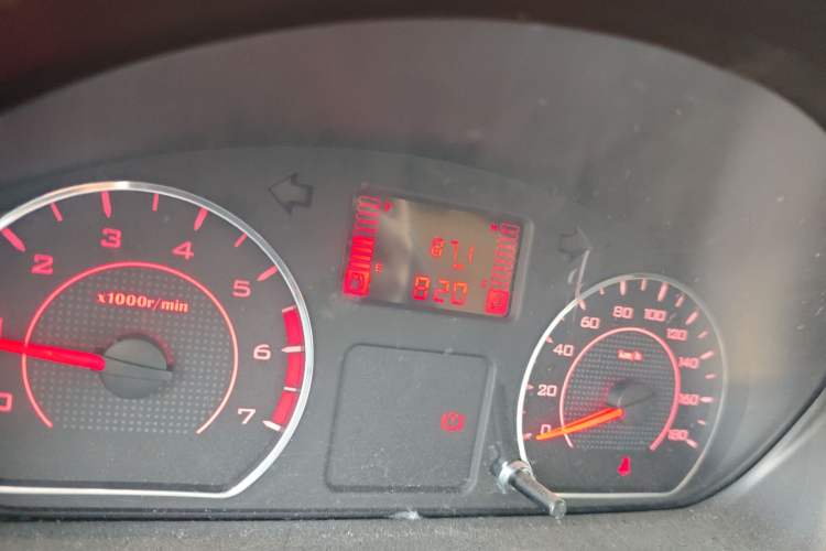 Used Wuling Rongguang S 2023 1.5L Base Version 5/7 Seats Odometer Close Up