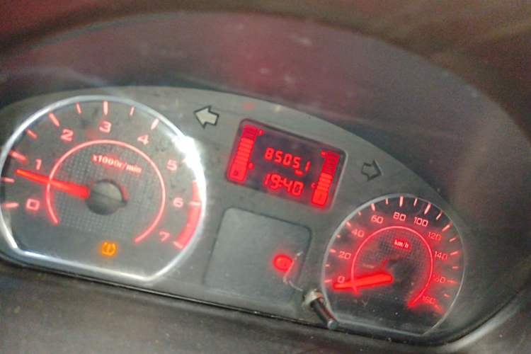Used Wuling Rongguang S 2023 1.5L Base Version 5/7 Seats Odometer Close Up