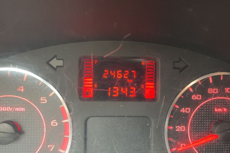 Used Wuling Rongguang S 2023 1.5L Base Version 5/7 Seats Odometer Close Up