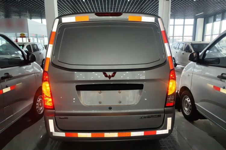 Used Wuling Rongguang S 2023 1.5L Basic Enclosed-Window Vehicle 2 Seats Rear