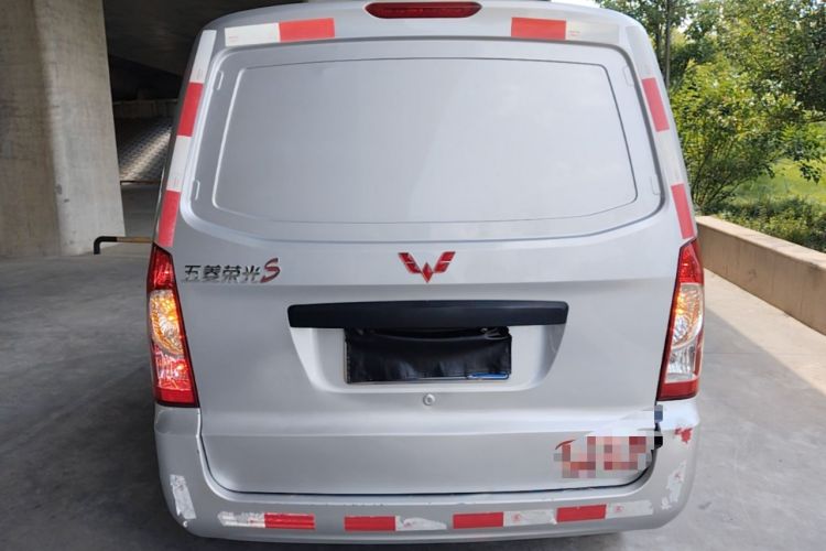 Used Wuling Rongguang S 2023 1.5L Basic Enclosed-Window Vehicle 2 Seats Rear