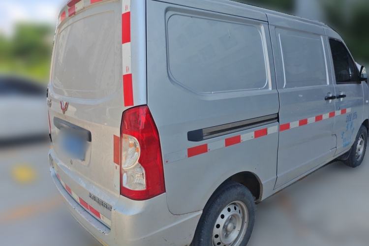 Used Wuling Rongguang S 2023 1.5L Basic Enclosed-Window Vehicle 2 Seats Rear Right 45 Deg