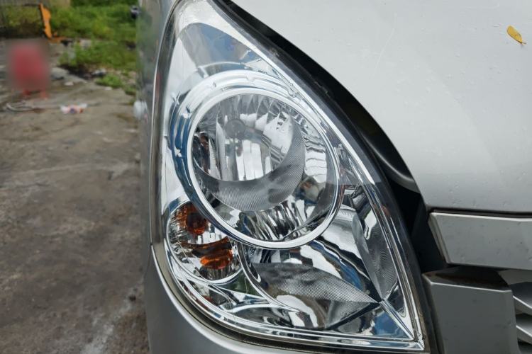 Used Wuling Rongguang S 2023 1.5L Basic Enclosed-Window Vehicle 2 Seats Right Front Headlight