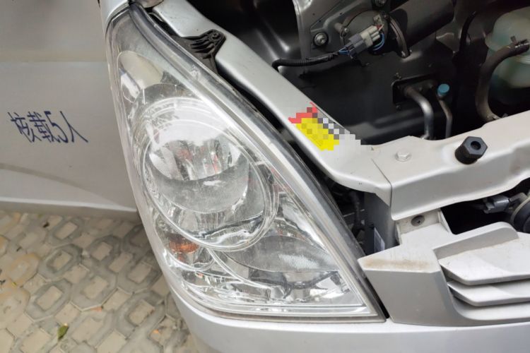 Used Wuling Rongguang S 2023 1.5L Base Version 5/7 Seats Right Front Headlight