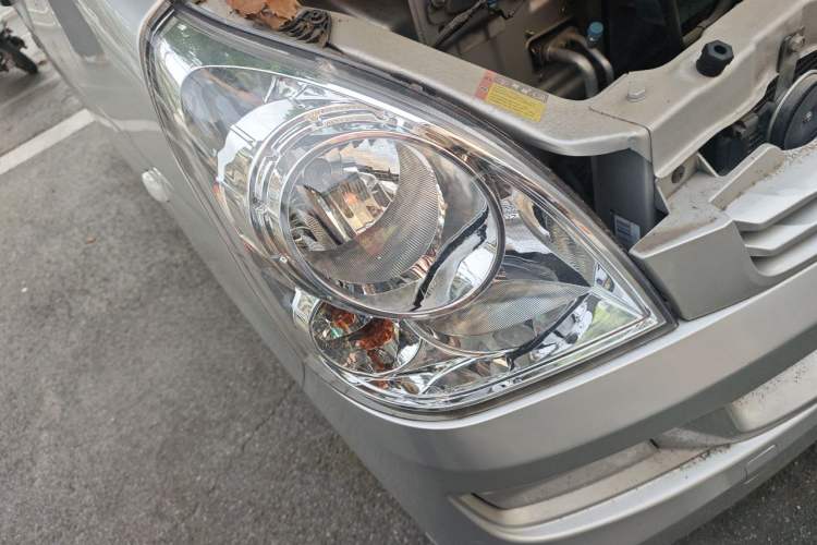 Used Wuling Rongguang S 2023 1.5L Base Version 5/7 Seats Right Front Headlight