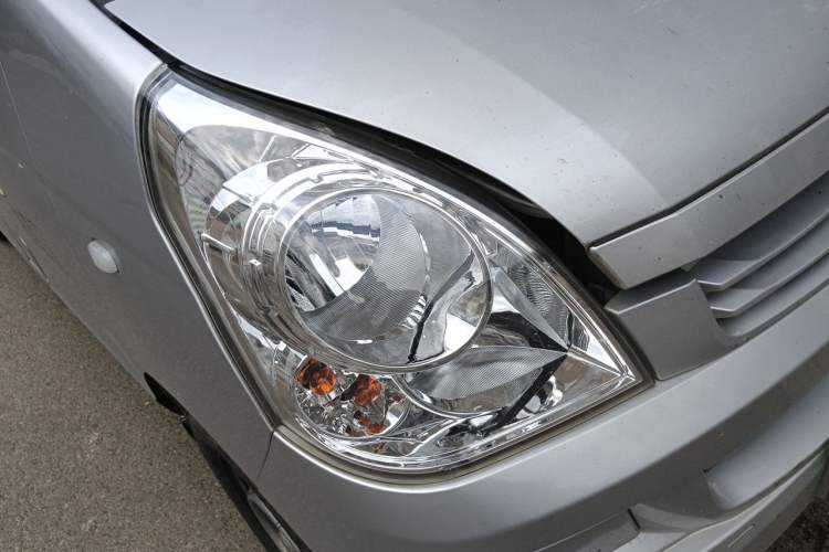 Used Wuling Rongguang S 2023 1.5L Base Version 5/7 Seats Right Front Headlight