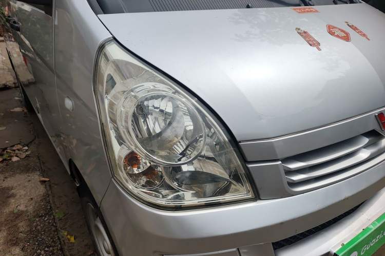 Used Wuling Rongguang S 2023 1.5L Basic Enclosed-Window Vehicle 2 Seats Right Front Headlight