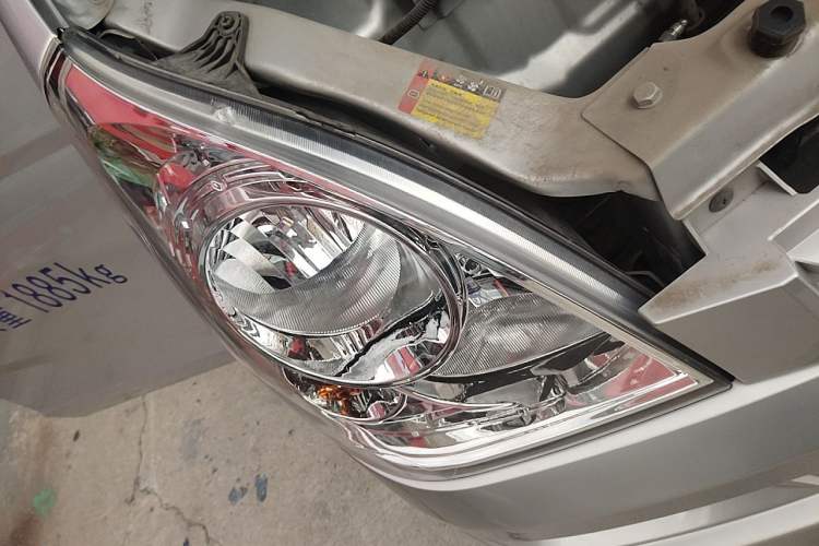 Used Wuling Rongguang S 2023 1.5L Basic Enclosed-Window Vehicle 2 Seats Right Front Headlight
