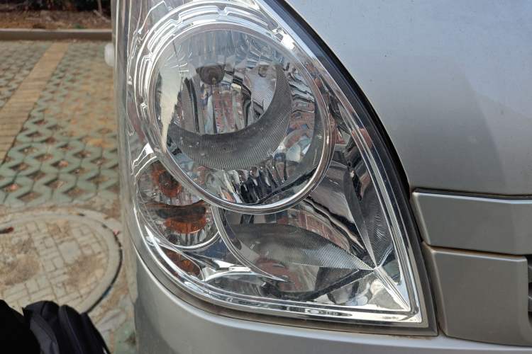 Used Wuling Rongguang S 2023 1.5L Basic Enclosed-Window Vehicle 2 Seats Right Front Headlight