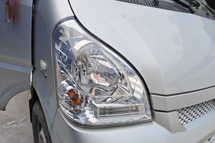 Used Wuling Rongguang S 2023 1.5L Basic Enclosed-Window Vehicle 2 Seats Right Front Headlight