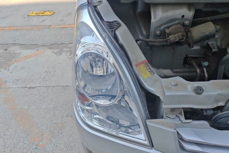 Used Wuling Rongguang S 2023 1.5L Basic Enclosed-Window Vehicle 2 Seats Right Front Headlight