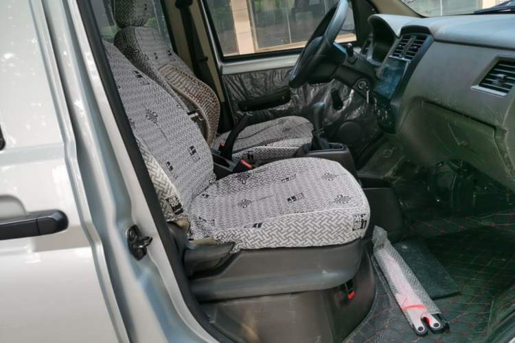 Used Wuling Rongguang S 2023 1.5L Base Version 5/7 Seats Right Front Seat