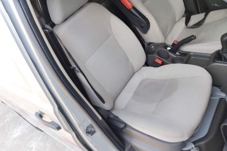 Used Wuling Rongguang S 2023 1.5L Basic Enclosed-Window Vehicle 2 Seats Right Front Seat