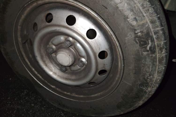 Used Wuling Rongguang S 2023 1.5L Base Version 5/7 Seats Right Front Wheel Hub