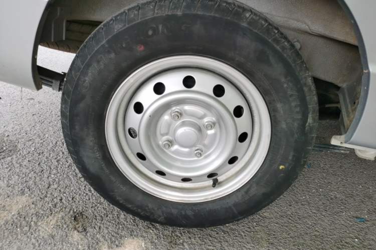Used Wuling Rongguang S 2023 1.5L Base Version 5/7 Seats Right Rear Wheel Hub