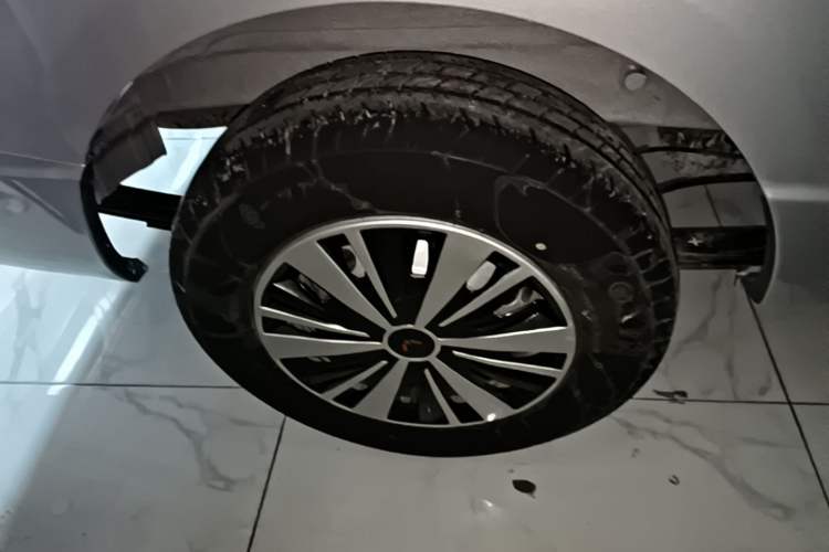 Used Wuling Rongguang S 2023 1.5L Base Version 5/7 Seats Right Rear Wheel Hub