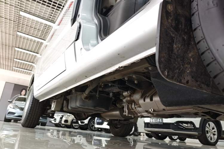 Used Wuling Rongguang S 2023 1.5L Basic Enclosed-Window Vehicle 2 Seats Right Side Sill