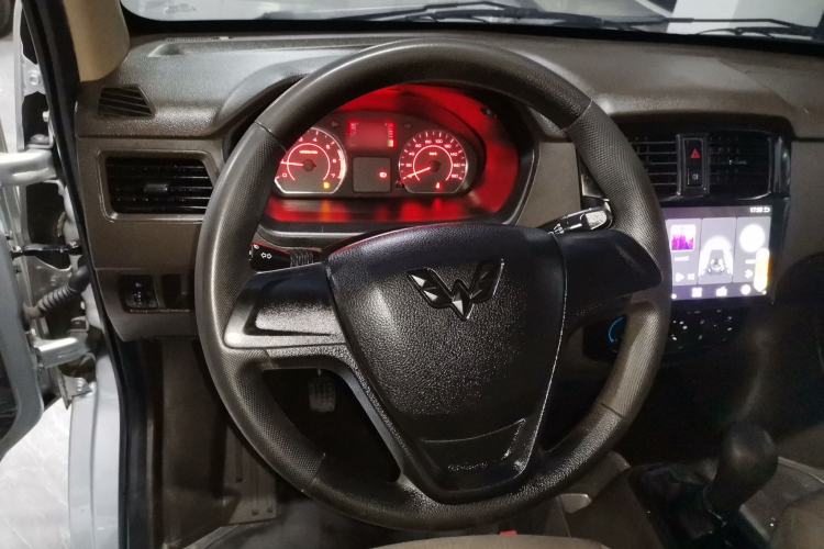 Used Wuling Rongguang S 2023 1.5L Basic Enclosed-Window Vehicle 2 Seats Steering Wheel