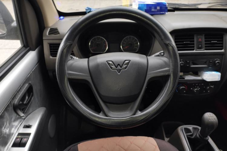 Used Wuling Rongguang S 2023 1.5L Base Version 5/7 Seats Steering Wheel