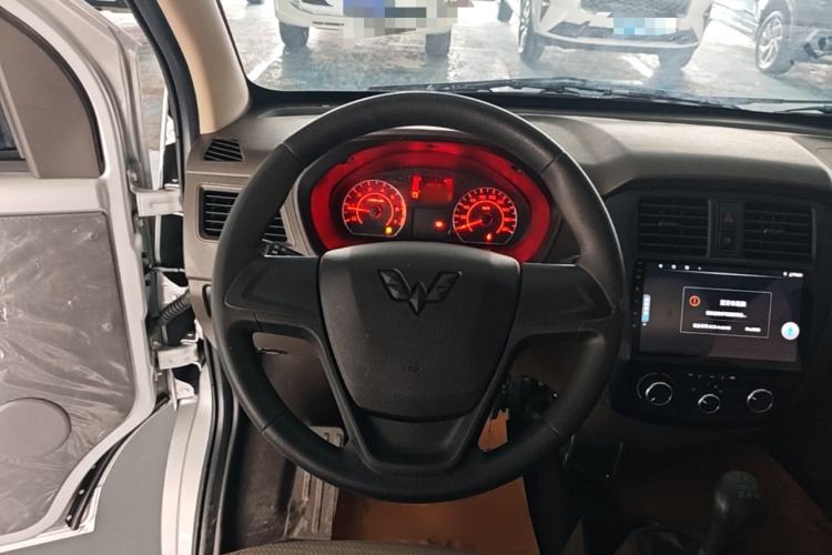 Used Wuling Rongguang S 2023 1.5L Base Version 5/7 Seats Steering Wheel