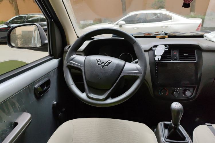 Used Wuling Rongguang S 2023 1.5L Base Version 5/7 Seats Steering Wheel