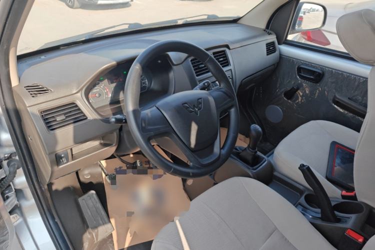 Used Wuling Rongguang S 2023 1.5L Basic Enclosed-Window Vehicle 2 Seats Steering Wheel