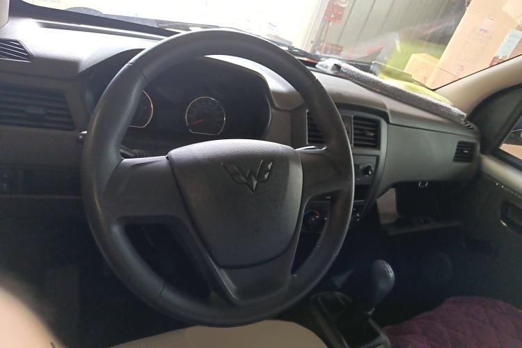 Used Wuling Rongguang S 2023 1.5L Basic Enclosed-Window Vehicle 2 Seats Steering Wheel