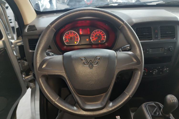 Used Wuling Rongguang S 2023 1.5L Basic Enclosed-Window Vehicle 2 Seats Steering Wheel