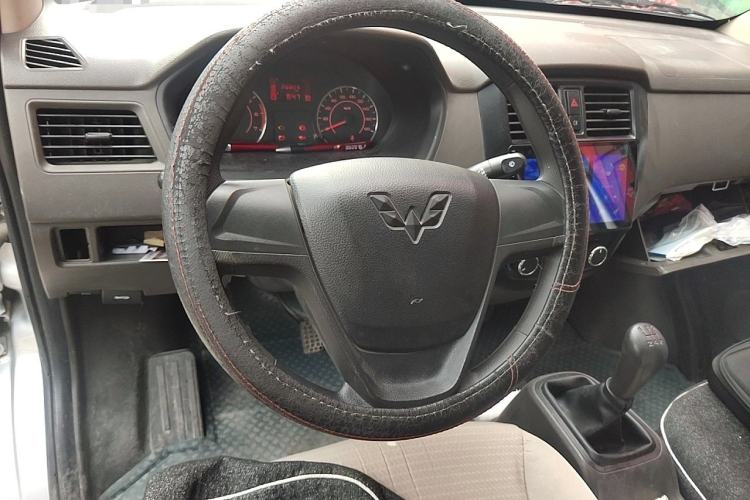 Used Wuling Rongguang S 2023 1.5L Basic Enclosed-Window Vehicle 2 Seats Steering Wheel