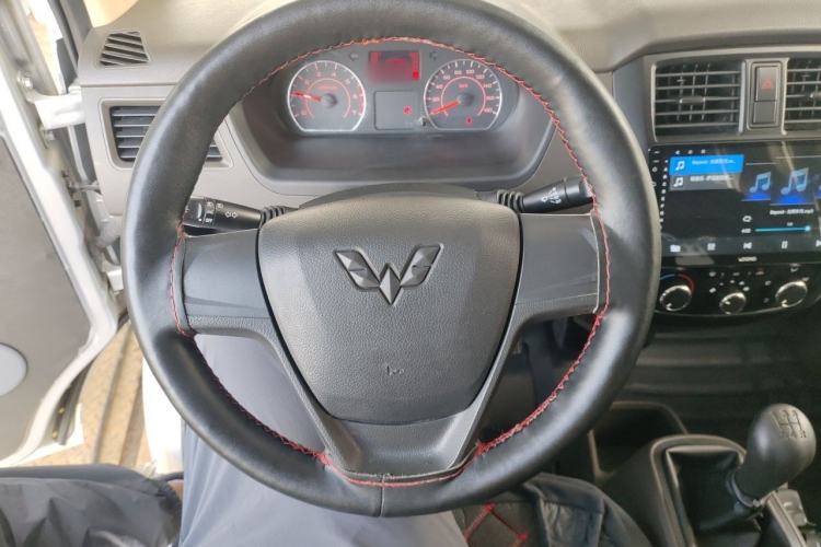Used Wuling Rongguang S 2023 1.5L Basic Enclosed-Window Vehicle 2 Seats Steering Wheel