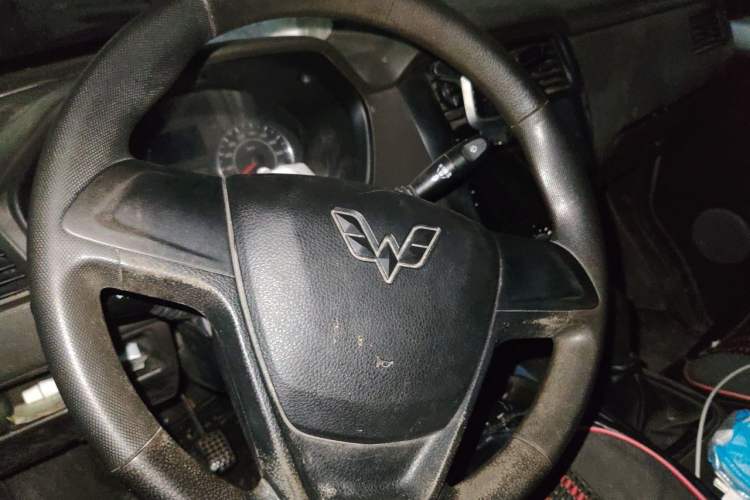 Used Wuling Rongguang S 2023 1.5L Base Version 5/7 Seats Steering Wheel