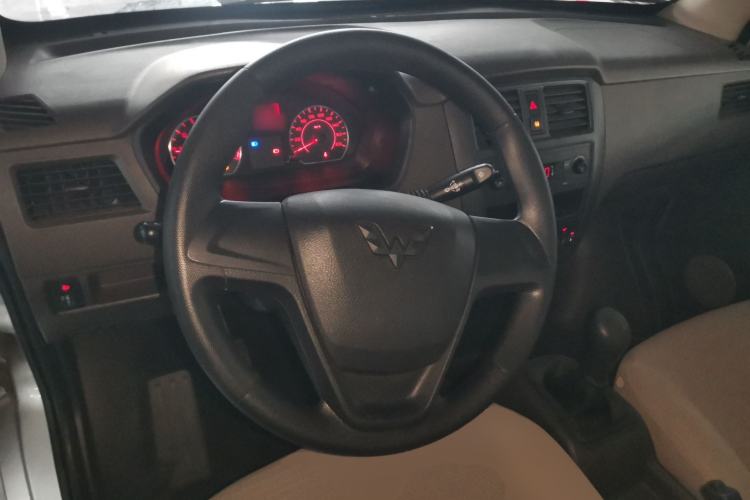 Used Wuling Rongguang S 2023 1.5L Basic Enclosed-Window Vehicle 2 Seats Steering Wheel