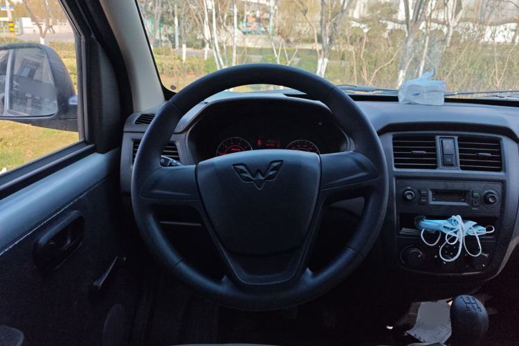 Used Wuling Rongguang S 2023 1.5L Base Version 5/7 Seats Steering Wheel