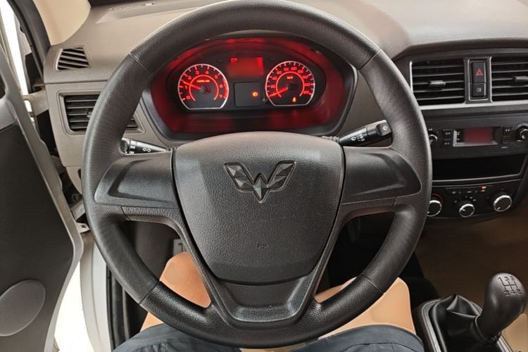Used Wuling Rongguang S 2023 1.5L Basic Enclosed-Window Vehicle 2 Seats Steering Wheel