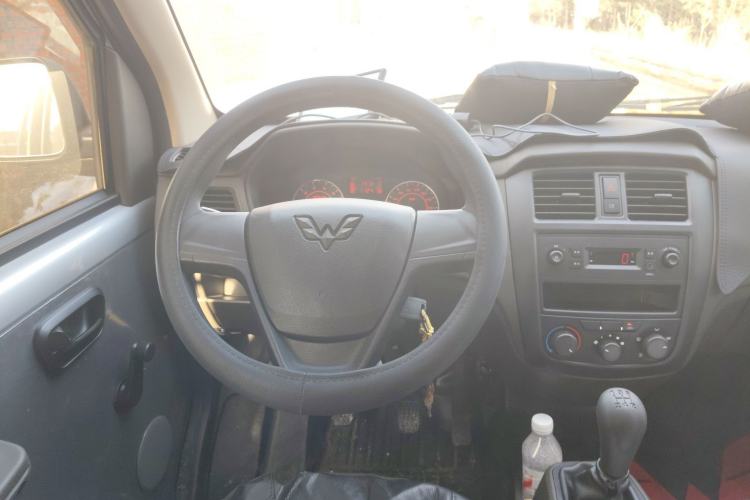 Used Wuling Rongguang S 2023 1.5L Base Version 5/7 Seats Steering Wheel