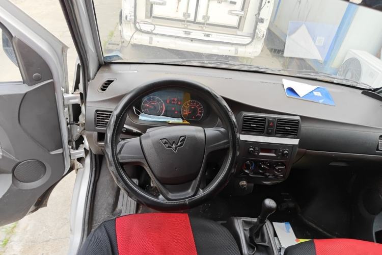 Used Wuling Rongguang S 2023 1.5L Basic Enclosed-Window Vehicle 2 Seats Steering Wheel