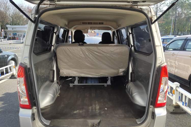 Used Wuling Rongguang S 2023 1.5L Base Version 5/7 Seats Trunk