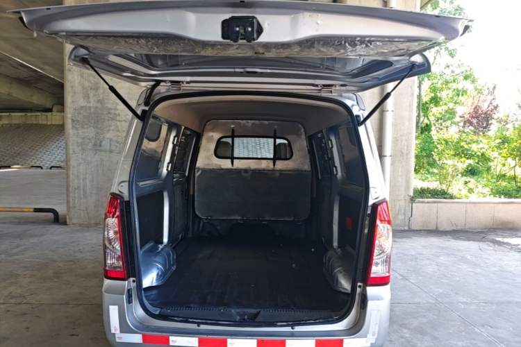 Used Wuling Rongguang S 2023 1.5L Basic Enclosed-Window Vehicle 2 Seats Trunk