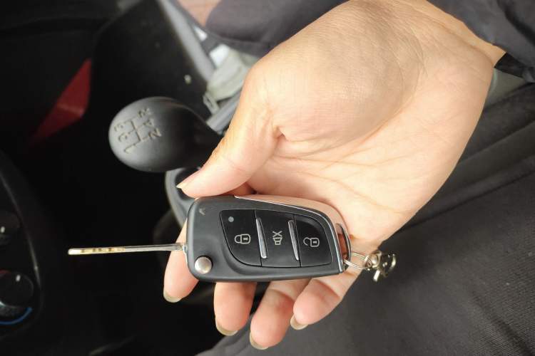 Used Wuling Rongguang S 2023 1.5L Base Version 5/7 Seats Vehicle Key